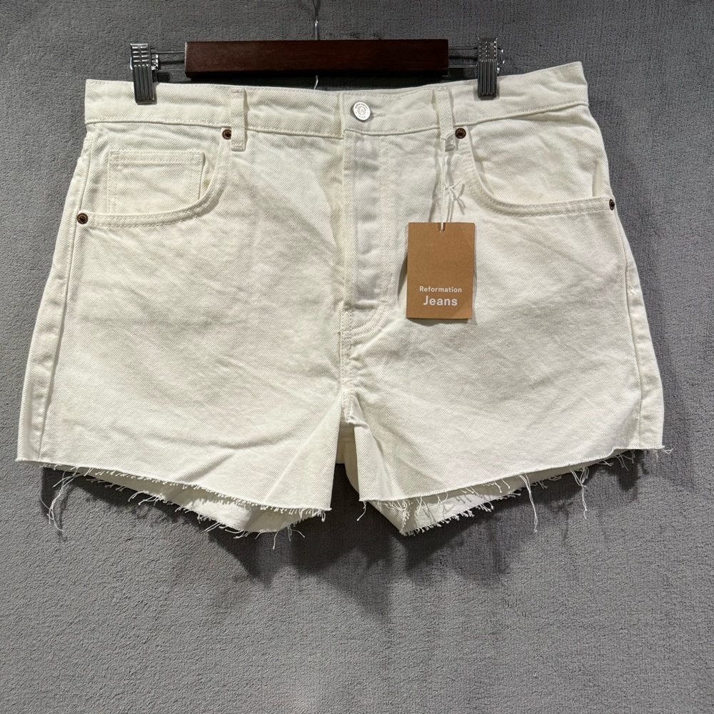 Reformation Charlie High Rise White Button Fly Shorts Women's Size 31  NWT